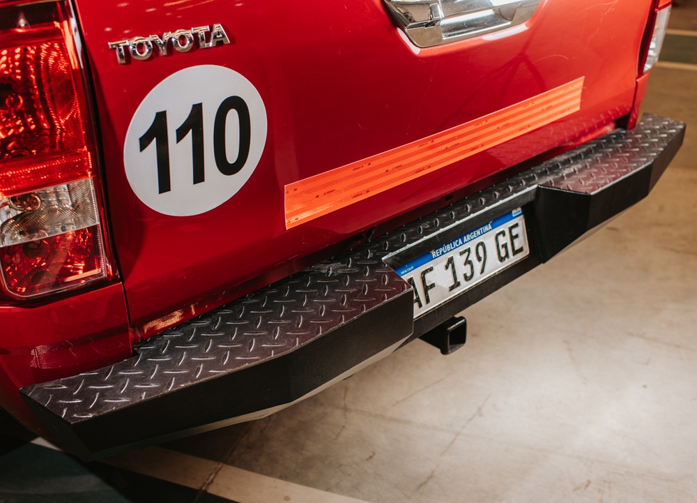 Paragolpe Trasero, tipo minero, Hilux +2016